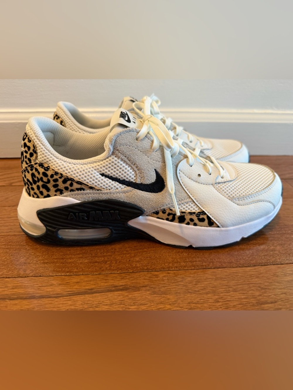 Nike Air Max Excee Women's Sneakers - Picture 3 of 9
